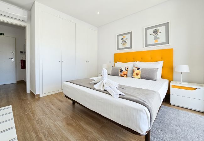 Apartment in Portimão - Flat Praia Rocha Residence Honey Glow Apartment in Portimão - Flat Praia Rocha Residence Honey Glow